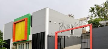 Exterior 2 Wisma Paragon Inn
