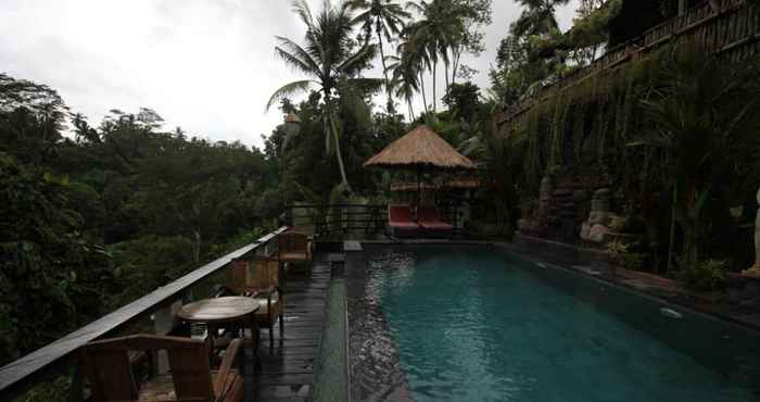 Swimming Pool Bayu House and Villas