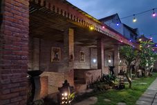 Restaurant Pringgondani DVD Pare Resto, Kost, and Homestay Syariah