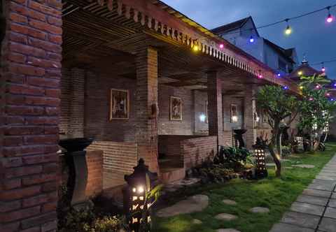 Restaurant Pringgondani DVD Pare Resto, Kost, and Homestay Syariah