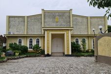 Exterior Pringgondani DVD Pare Resto, Kost, and Homestay Syariah