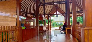 Lobby 3 Pringgondani DVD Pare Resto, Kost, and Homestay Syariah