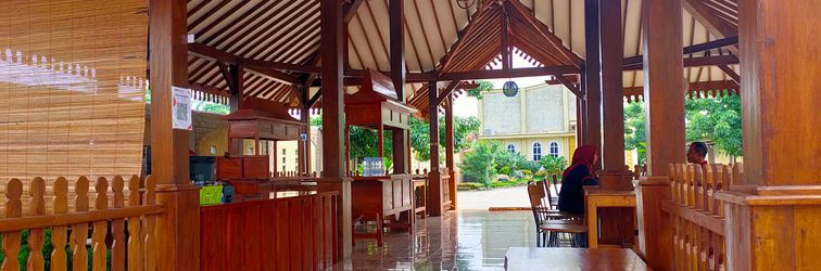 Lobby Pringgondani DVD Pare Resto, Kost, and Homestay Syariah