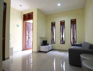 Lobi 2 Town House Batu By Kusuma Estate