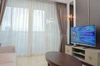 Ruang Umum Luxurious 2BR Apartment with Private Lift at Menteng Park By Travelio