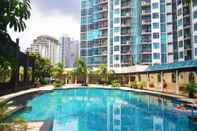 Lobi Exclusive with City View 3BR at Bellagio Residence Apartment By Travelio