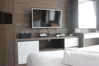 Ruang untuk Umum Modern Chic Studio at Tamansari La Grande Apartment near BIP By Travelio