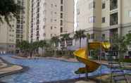 Kolam Renang 5 New Furnished Apartment at Studio Maple Park By Travelio