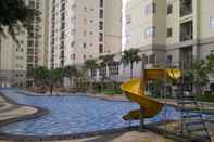 Swimming Pool New Furnished Apartment at Studio Maple Park By Travelio