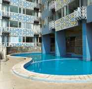 Kolam Renang 5 Cozy Living Studio at Saladdin Mansion Apartment By Travelio