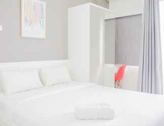 Phòng ngủ 2 New Elegant Studio at Emerald Bintaro Apartment By Travelio