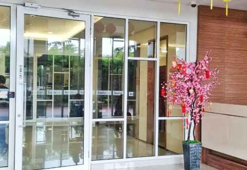 Lobby Studio Springlake Apartemen Bekasi By Johan