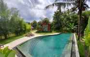 Swimming Pool 3 Chandaka Borobudur