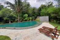 Swimming Pool Chandaka Borobudur