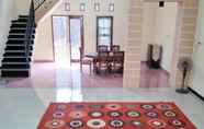 Lobby 3 Rumah Paksi Homestay Syariah