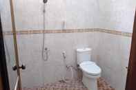 Toilet Kamar Rumah Paksi Homestay Syariah