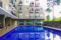 Kolam Renang Simply and Strategic Studio Sunter Park View Apartment By Travelio