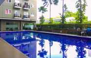 Swimming Pool 6 Fully Furnished with Comfortable Design Studio Apartment Sunter Park View By Travelio