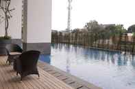 Swimming Pool Spacious and Best Studio Bintaro Plaza Apartment By Travelio