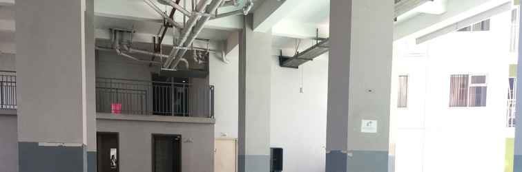 Lobi Simply 1BR Apartment at Stanford Jatinangor By Travelio