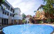 สระว่ายน้ำ 4 Long Beach Hotel Pangandaran