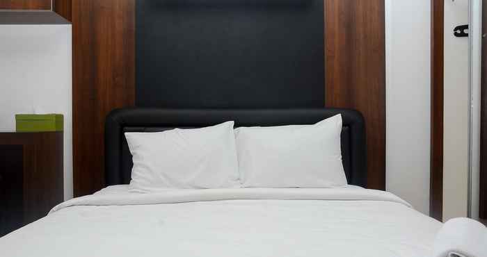 Kamar Tidur Homey and Comfort Studio Kebagusan City Apartment By Travelio