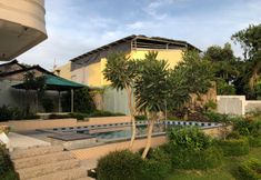 スイミングプール 4 Villa Green Warrior