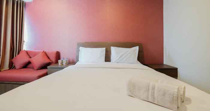 Bilik Tidur Homey Studio Room Apartment at Grand Kamala Lagoon By Travelio