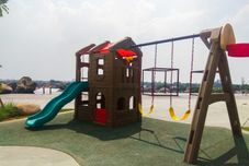 Entertainment Facility Homey Studio Room Apartment at Grand Kamala Lagoon By Travelio