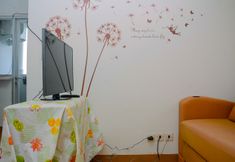 Lobi 3 Comfort 1BR with Study Room Apartment at Menteng Square By Travelio