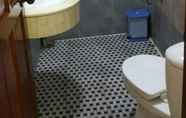 Toilet Kamar 6 Hotel 178