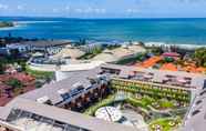 Bên ngoài 2 YELLO Hotel Kuta Beachwalk Bali