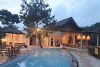 Kolam Renang Villa Stella - semi outdoor bath with Amazing View