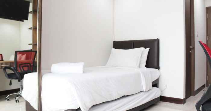 Bedroom Comfort Studio at B Residence Apartment By Travelio