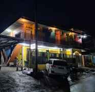 Luar Bangunan 2 HOMESTAY WARNA WARNI