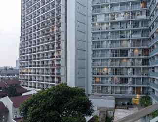 Exterior 2 Comfy Studio Apartment at Dago Suites By Travelio