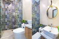 In-room Bathroom Cozrum Homes Greena House