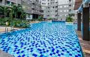 Kolam Renang 7 Strategic 2BR Apartment at Sudirman Park By Travelio