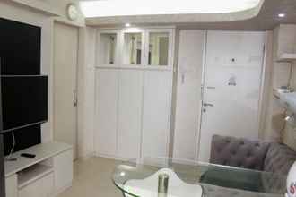 Ruang Umum 4 Comfort 2BR near Shopping Center at Bassura City Apartment By Travelio