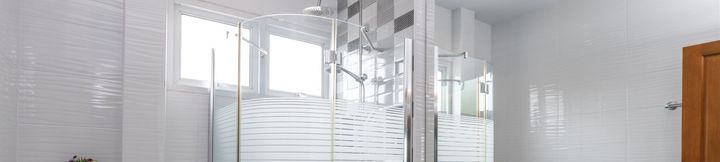 In-room Bathroom 3 Gala Holiday