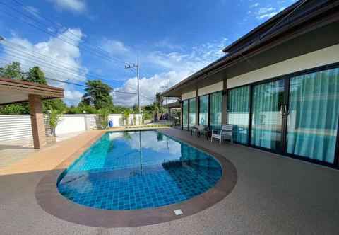 Swimming Pool Mama Pool Villa Pattaya