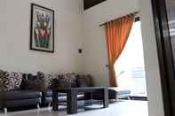 Common Space Villa Puri Sekar Asri 5 Bedroom