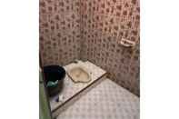 In-room Bathroom Suci Guest House 1