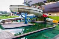 Swimming Pool Homey 2BR Apartment with City View Pancoran Riverside By Travelio