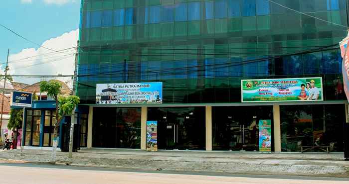 Luar Bangunan Satria Hotel Madiun