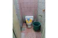 Toilet Kamar Hotel Alifah 2