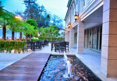 Bar, Cafe and Lounge 7 Sea Pearl Beach Resort