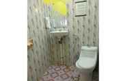 Toilet Kamar 6 Harapan Dua Homestay