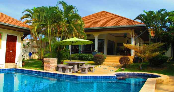 Swimming Pool Luxury pool villa Rayong