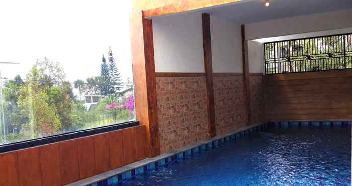 Swimming Pool Villa Talenta 2